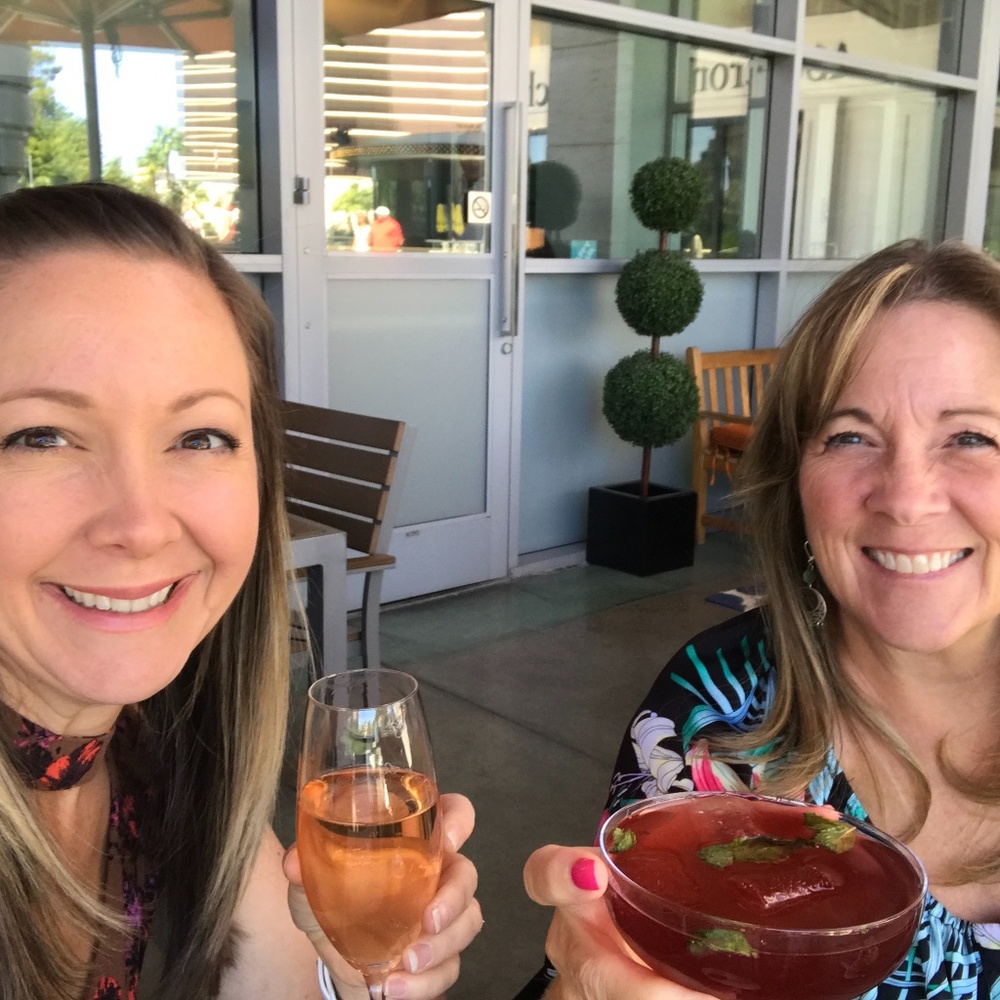 Meet your Poshers, Kim and Jaimi!